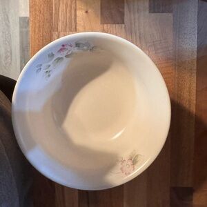 Pfaltzgraff tea rose dish set 
8 dinner plates
8salad plates
8 bowls